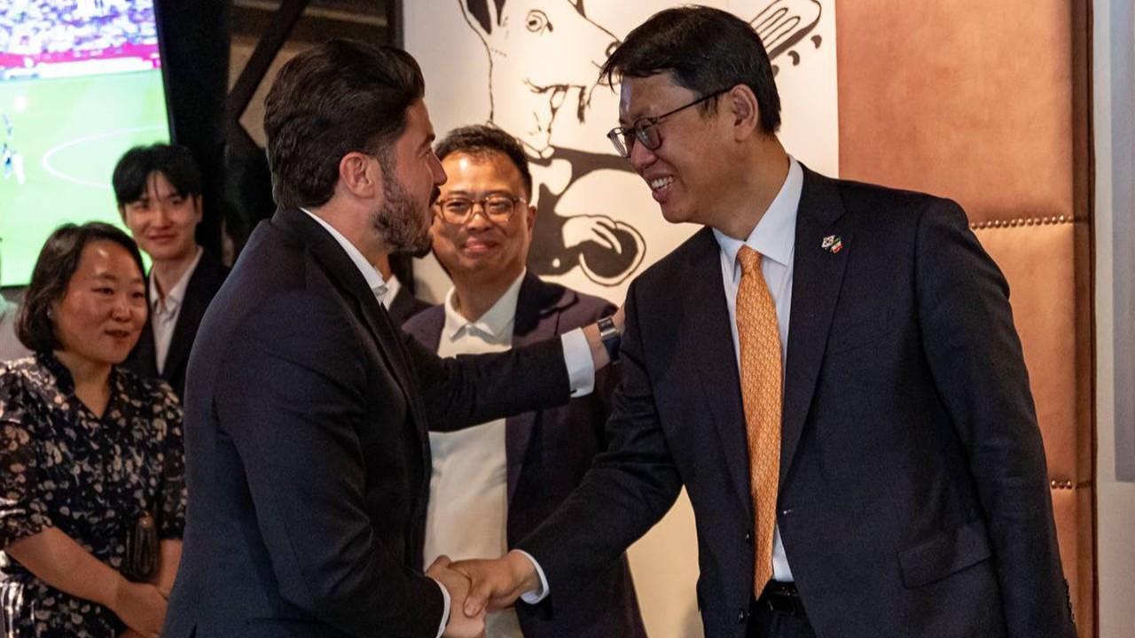 Der südkoreanische Botschafter in Mexiko, Joil Lee, nahm an dem Treffen teil.