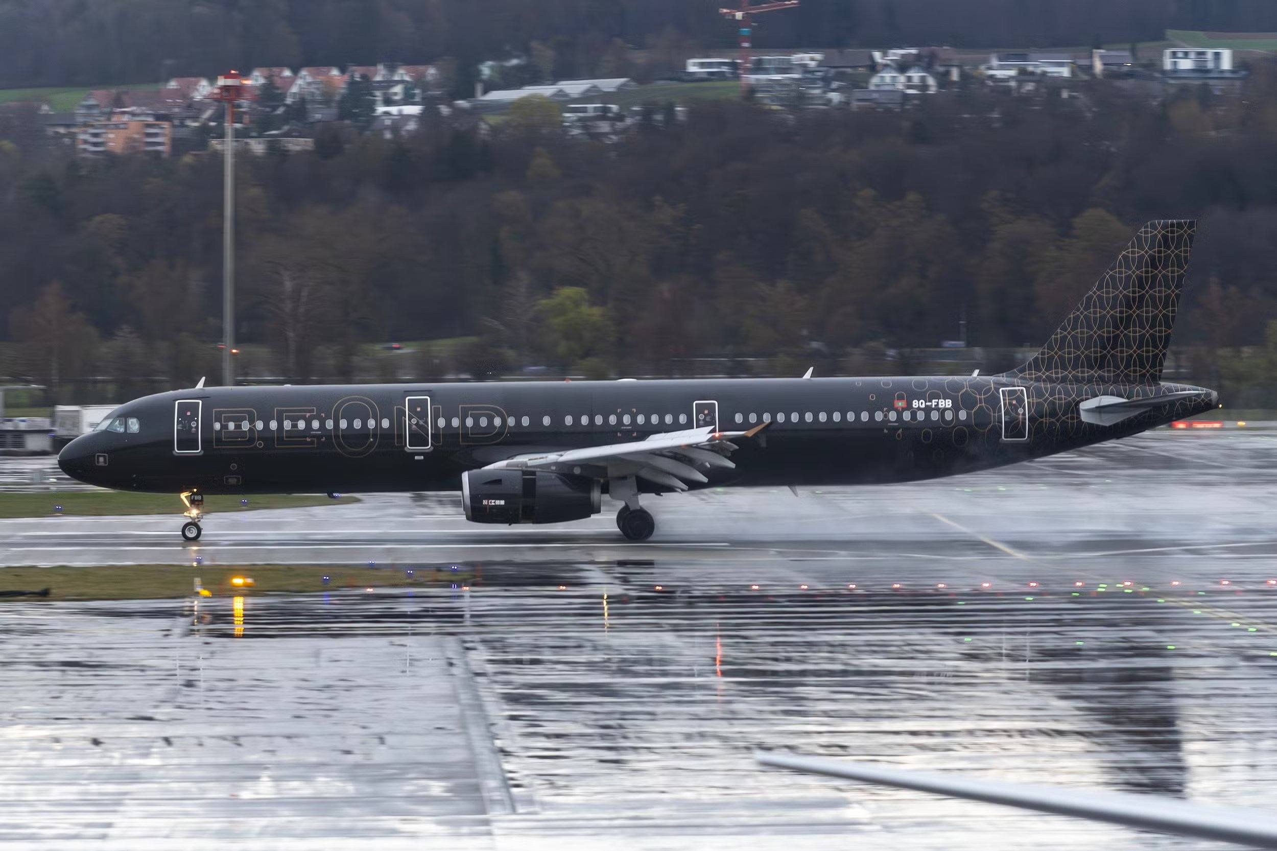 Beond A321 rollt