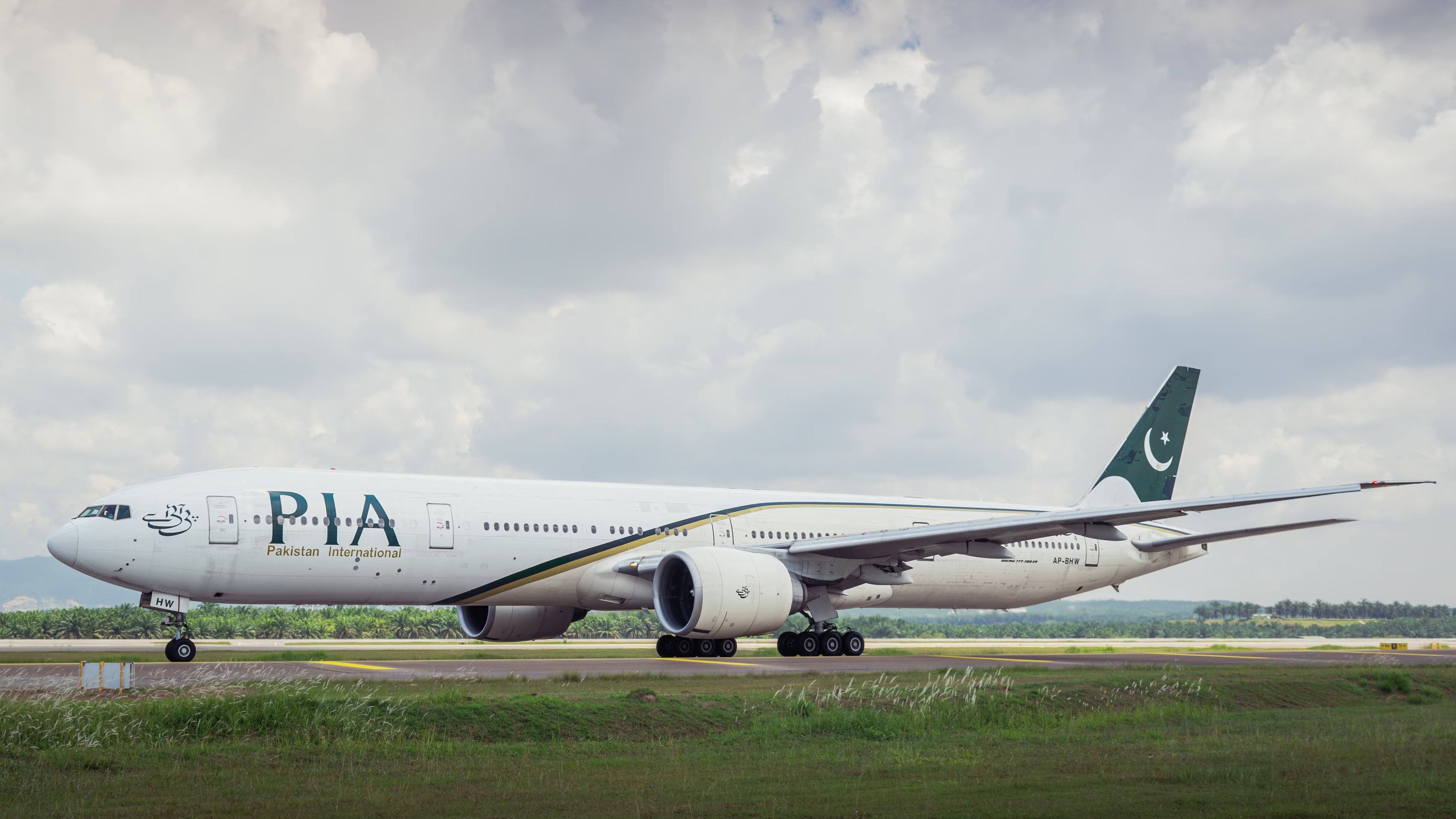 PIA 777 rollt