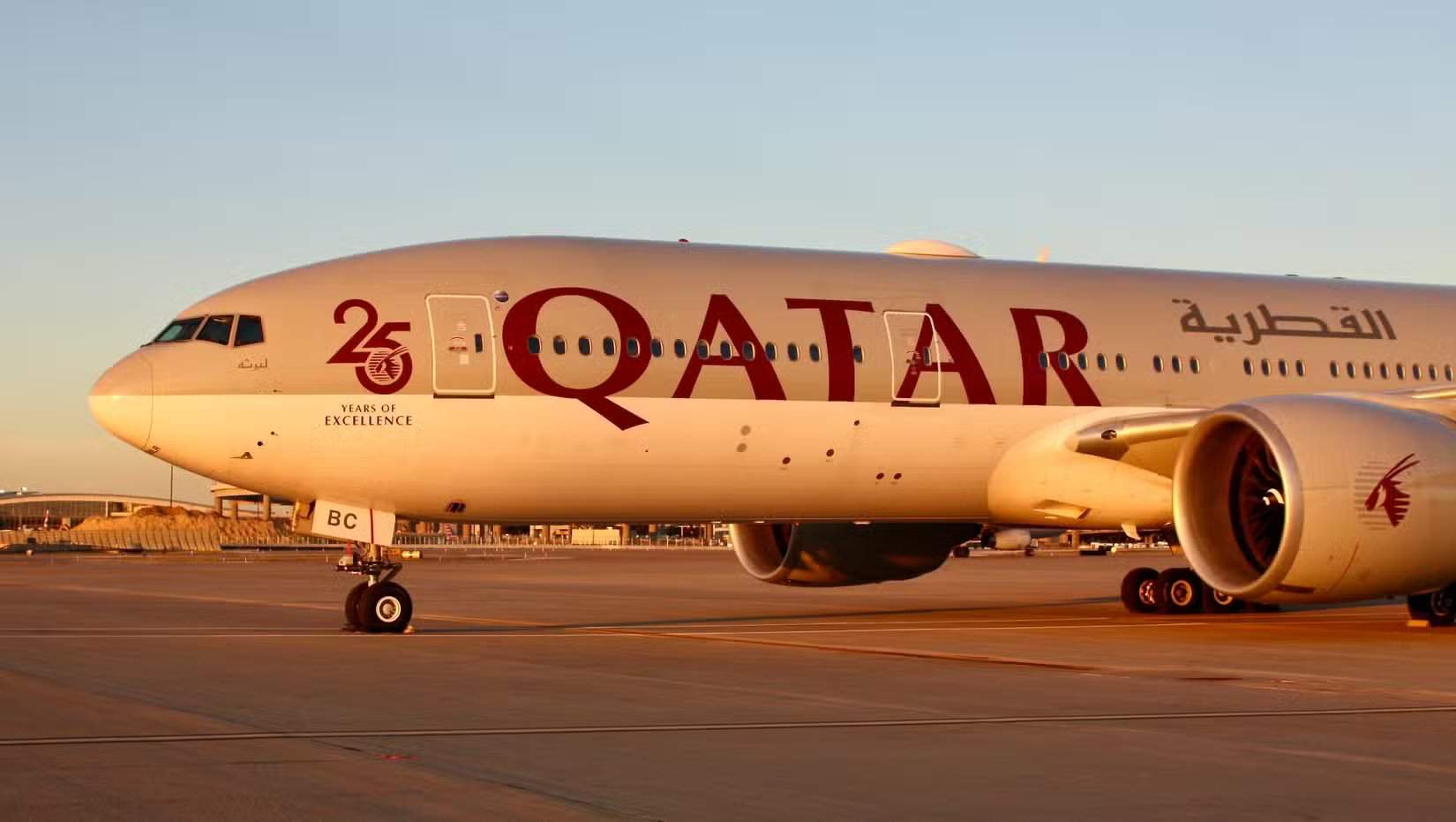 Gros plan sur le nez du Boeing 777 de Qatar Airways