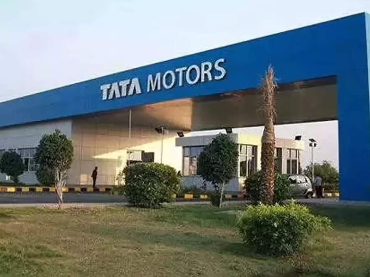 <p>Tata Motors will boost its commercial vehicle business through a dual strategy: global expansion via the proposed acquisition of Iveco, and recovery of domestic market share.</p>