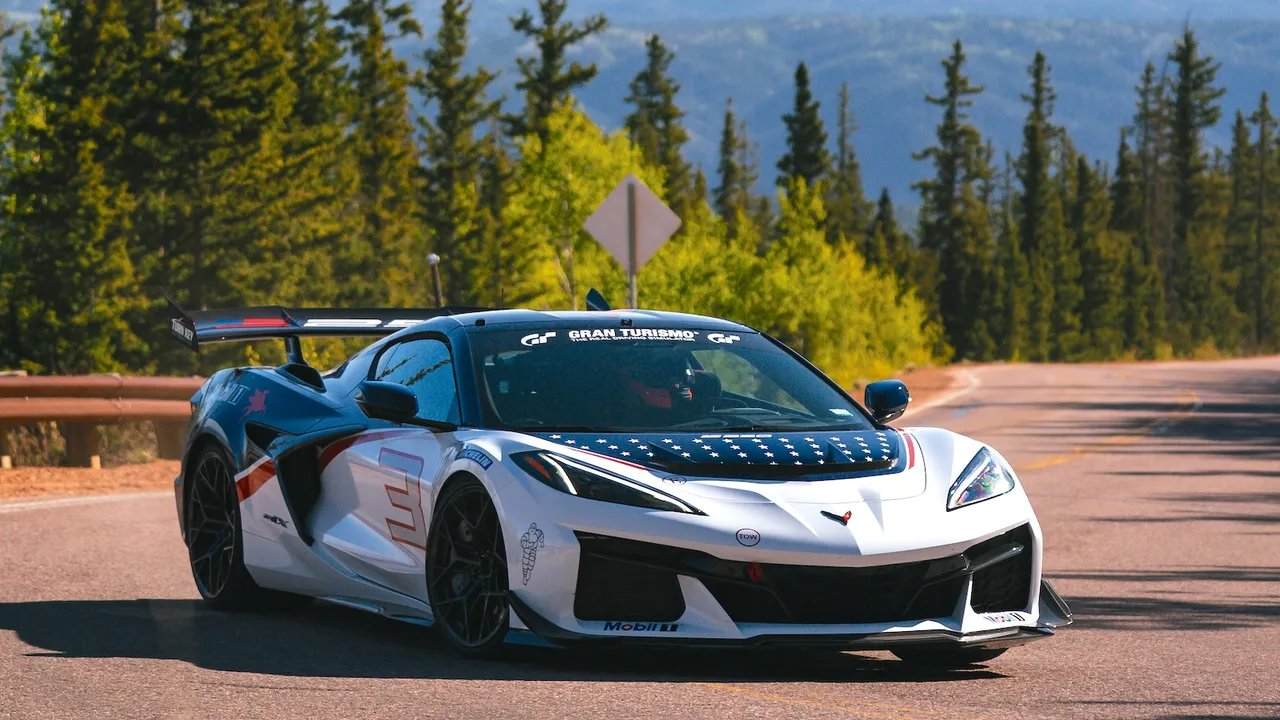 Corvette-ZRX1-PIKES-PEAK.jpg