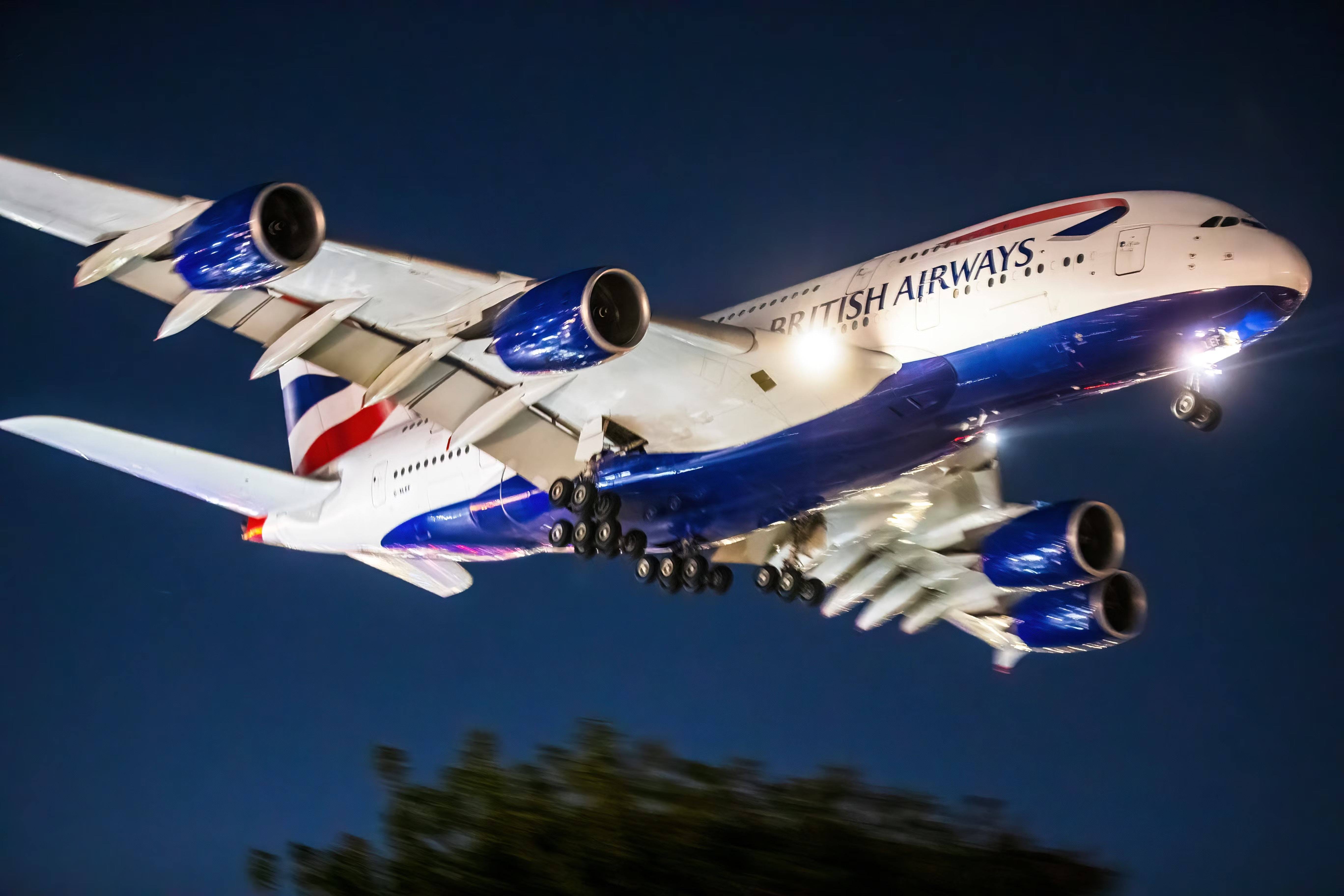 British Airways Airbus A380 im kurzen Endanflug