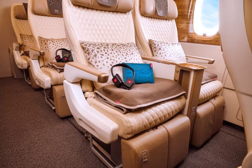 Innenansicht der Emirates Premium Economy Kabine