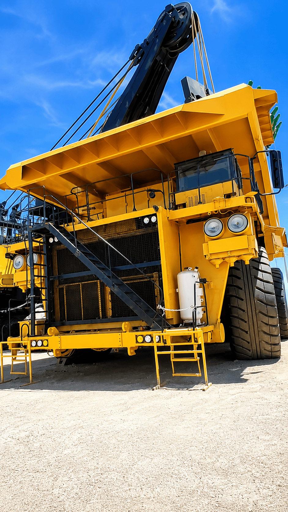 Tierra de Sol y cobre (El motor minero de ) #camiones  #chile  #caex  #calama  #komatsu