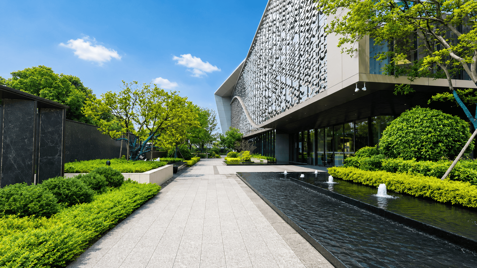 6月30日，由中交二航局承建的湖畔大观项目顺利完成全部施工任务及各项验收，正式竣备交付。（来源：二航局）