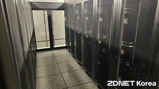 Центр обработки данных, построенный внутри Sionic AI (фото: ZDNet Korea)