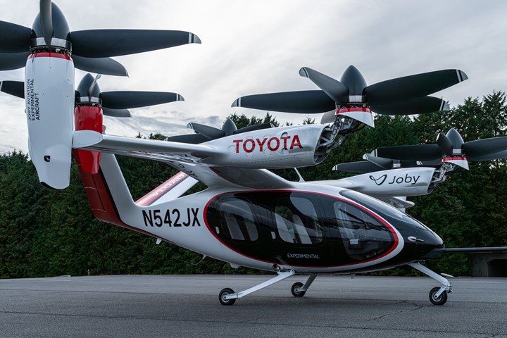 eVTOL mit den Logos von Joby und Toyota