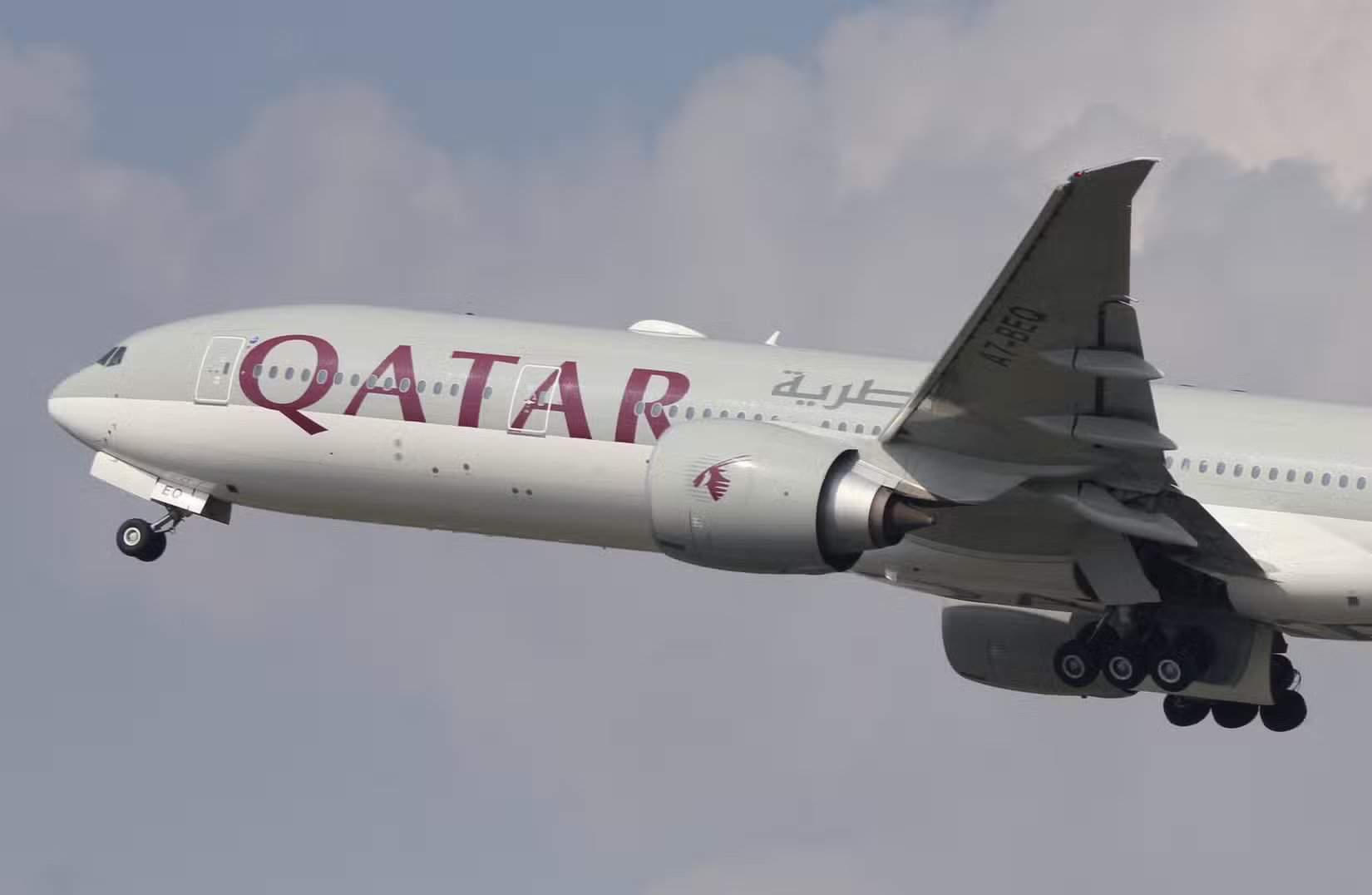 Nahaufnahme einer Qatar Airways Boeing 777-300ER