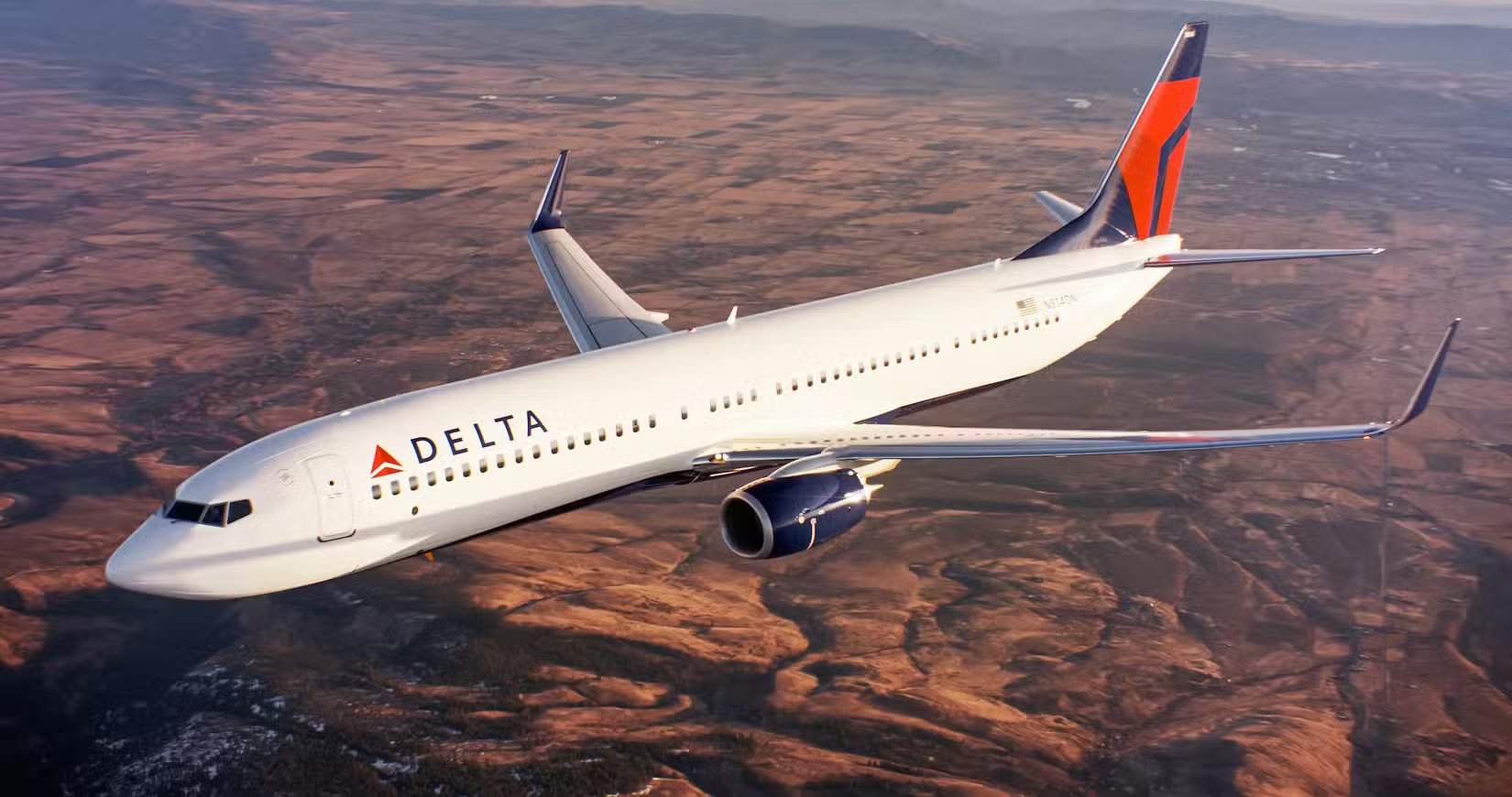 Delta Air Lines Boeing 737-900ER em voo