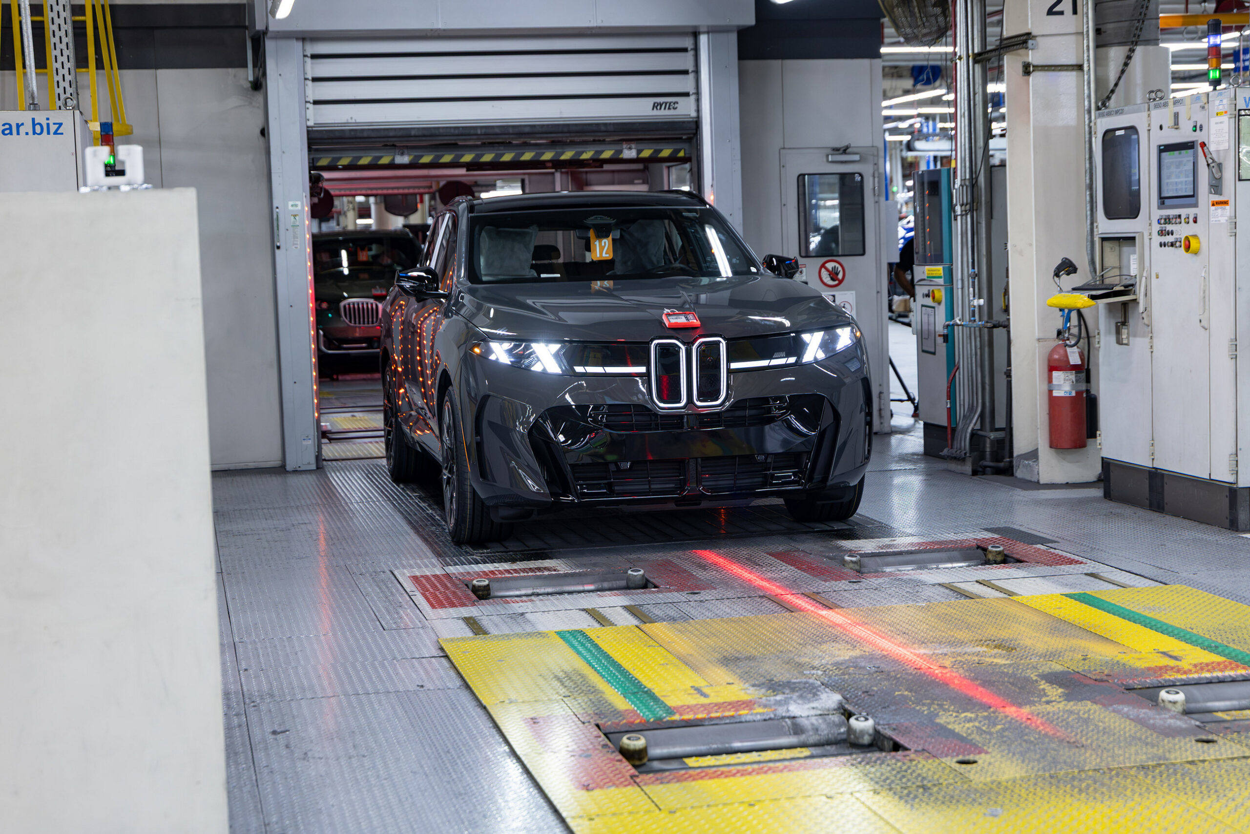 New BMW X5 to feature pure V8 engine, no battery
