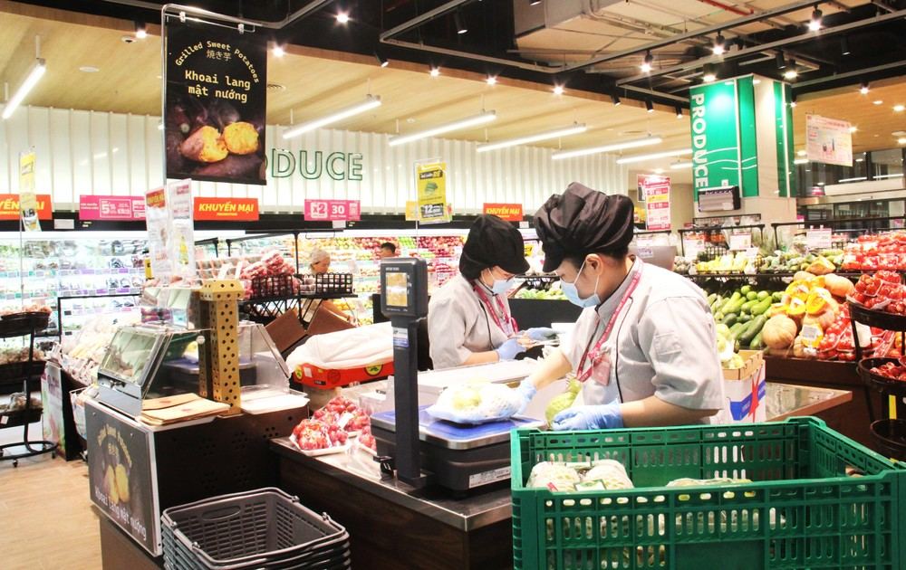 超市主打安全、新鲜标准。(春琼 摄)