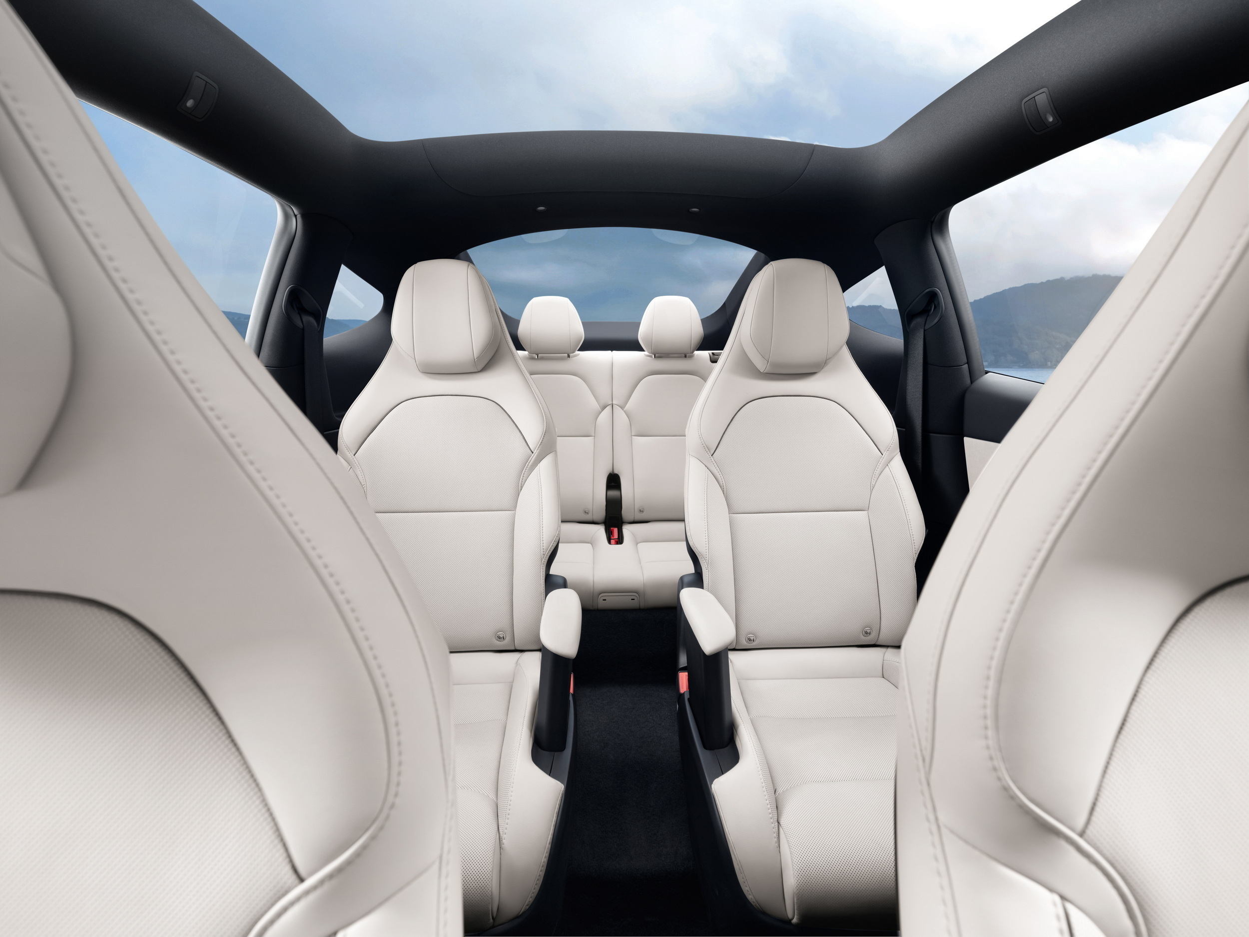 特斯拉61,990美元Model Y L:加长7英寸,第三排可能真的能用