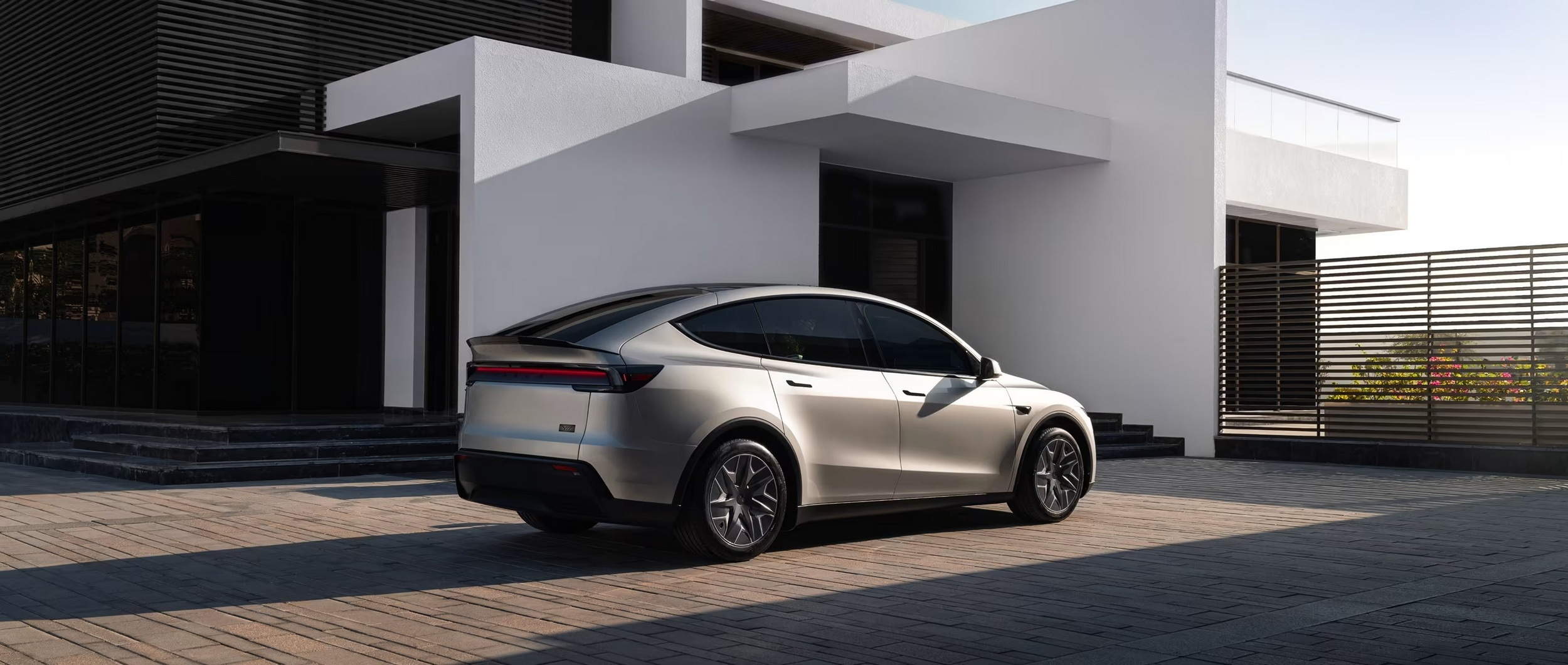 特斯拉61,990美元Model Y L:加长7英寸,第三排可能真的能用