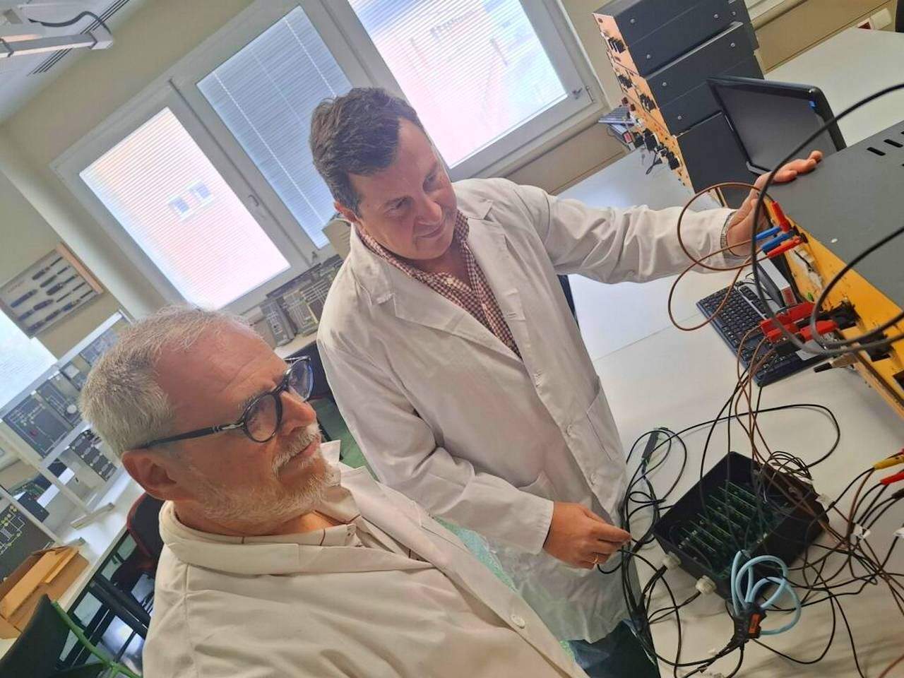 University of Jaén researchers Francisco Sánchez Sutil (left) and Antonio Cano Ortefa (right).