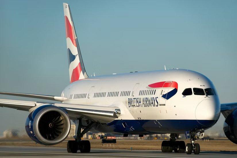 British Airways Boeing 787-8 taxiing