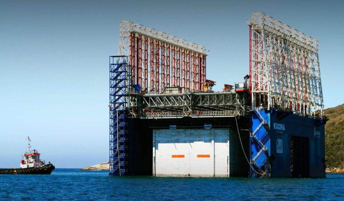 Kugira — крупный плавучий док компании Acciona. [Изображение: Acciona]