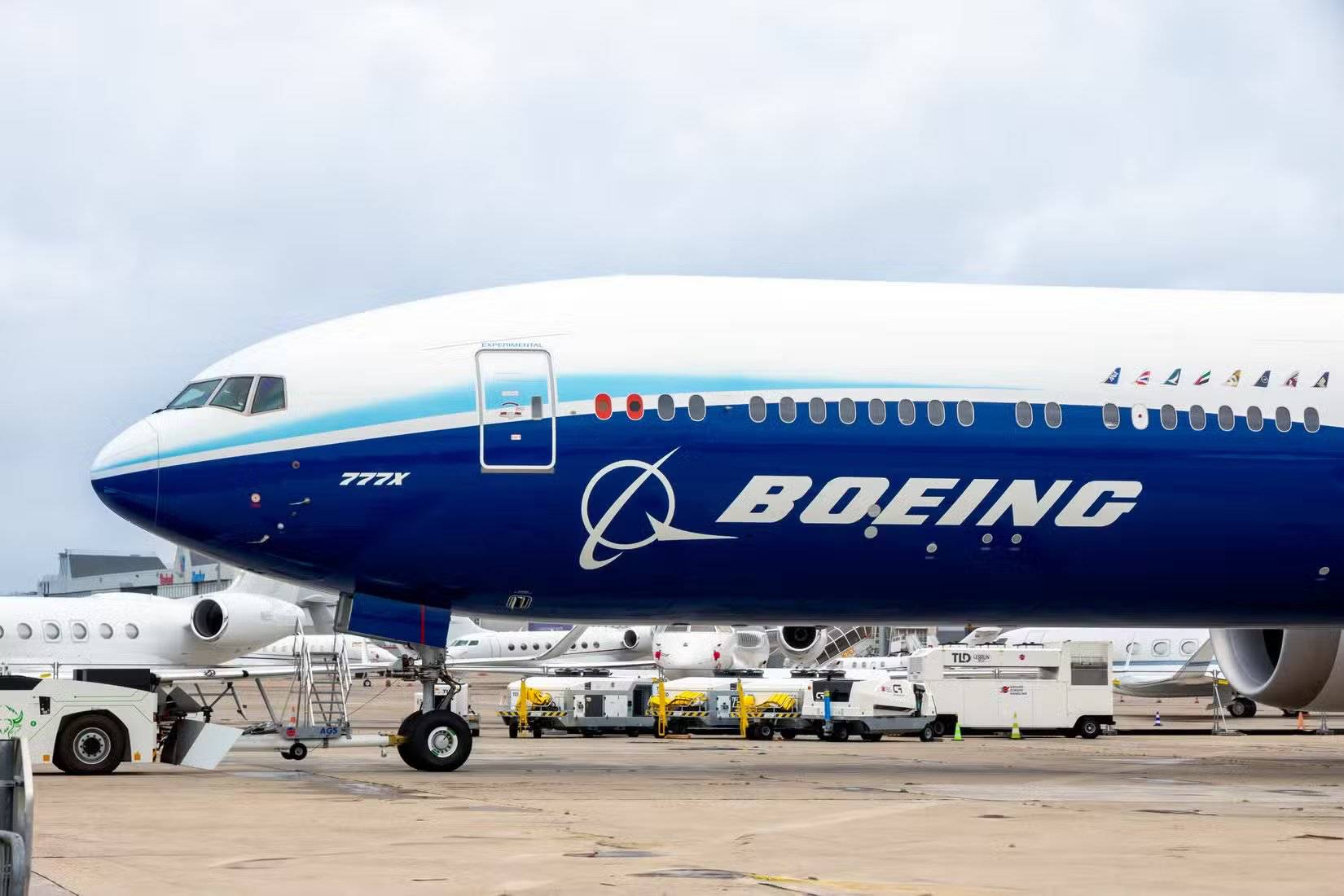 波音777X机头特写