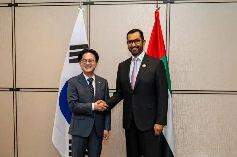 شركة بترول أبوظبي الوطنية (أدنوك) توسع التعاون في مجال الطاقة مع كوريا الجنوبية