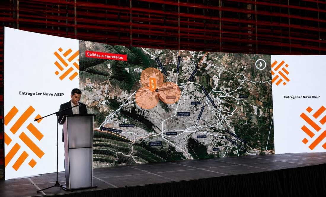 Cristóbal Ruelas, Director of the Areya Industrial Business Unit, detailed the pre-development strategy and infrastructure that solidified the first clients' entry into the park.