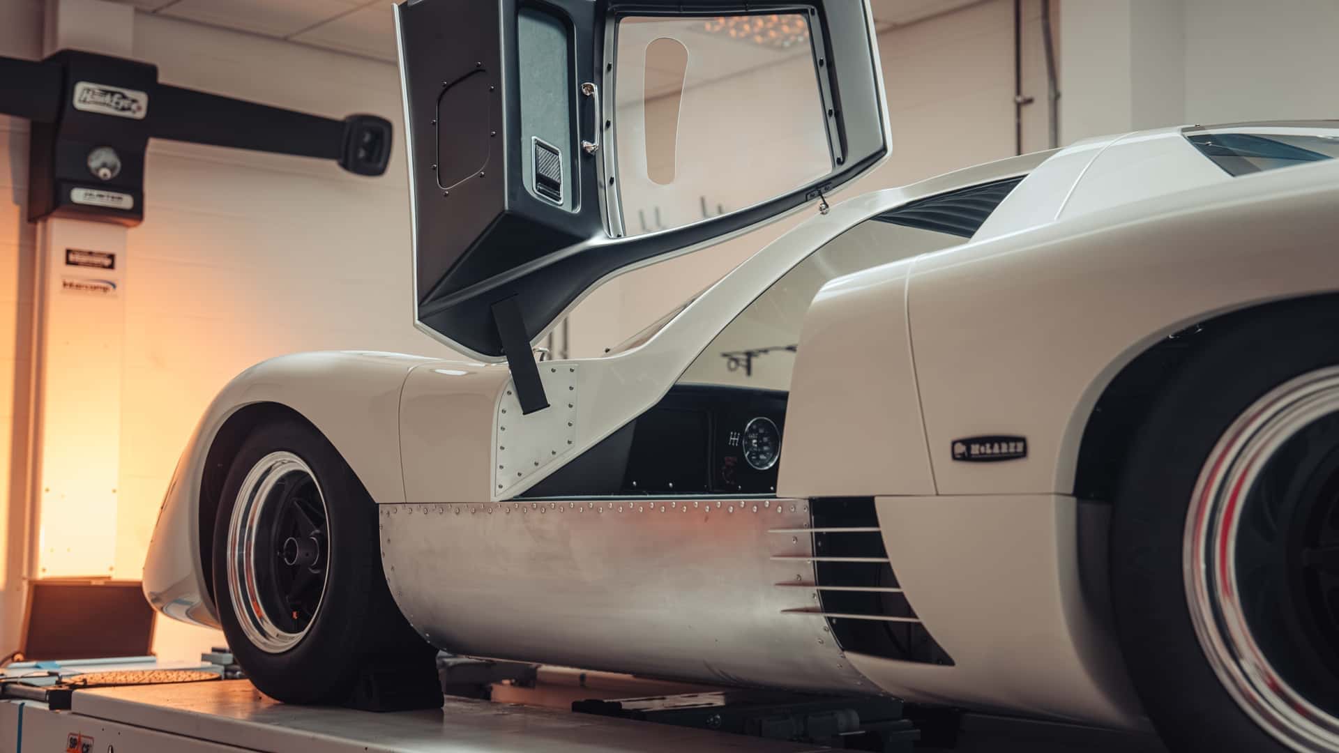 McLaren M6GT (6)