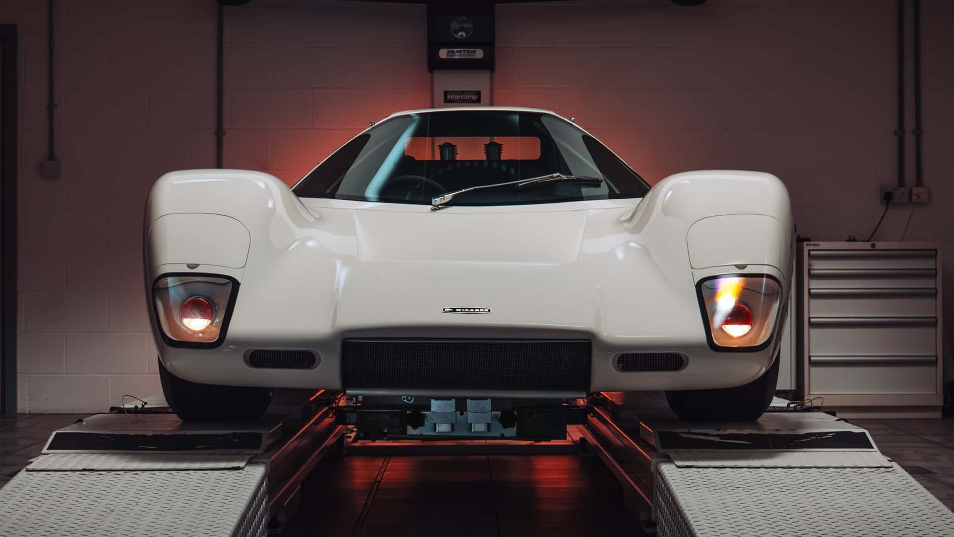 McLaren M6GT (4)