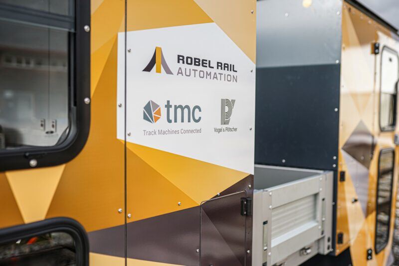 Excellent connectivity ensures that ROSPECT's location and operating status are always available, with measurement data seamlessly integrated into Plasser & Theurer's tmc software.