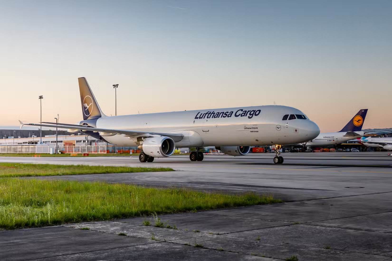 Грузовой самолёт Lufthansa Cargo A321F