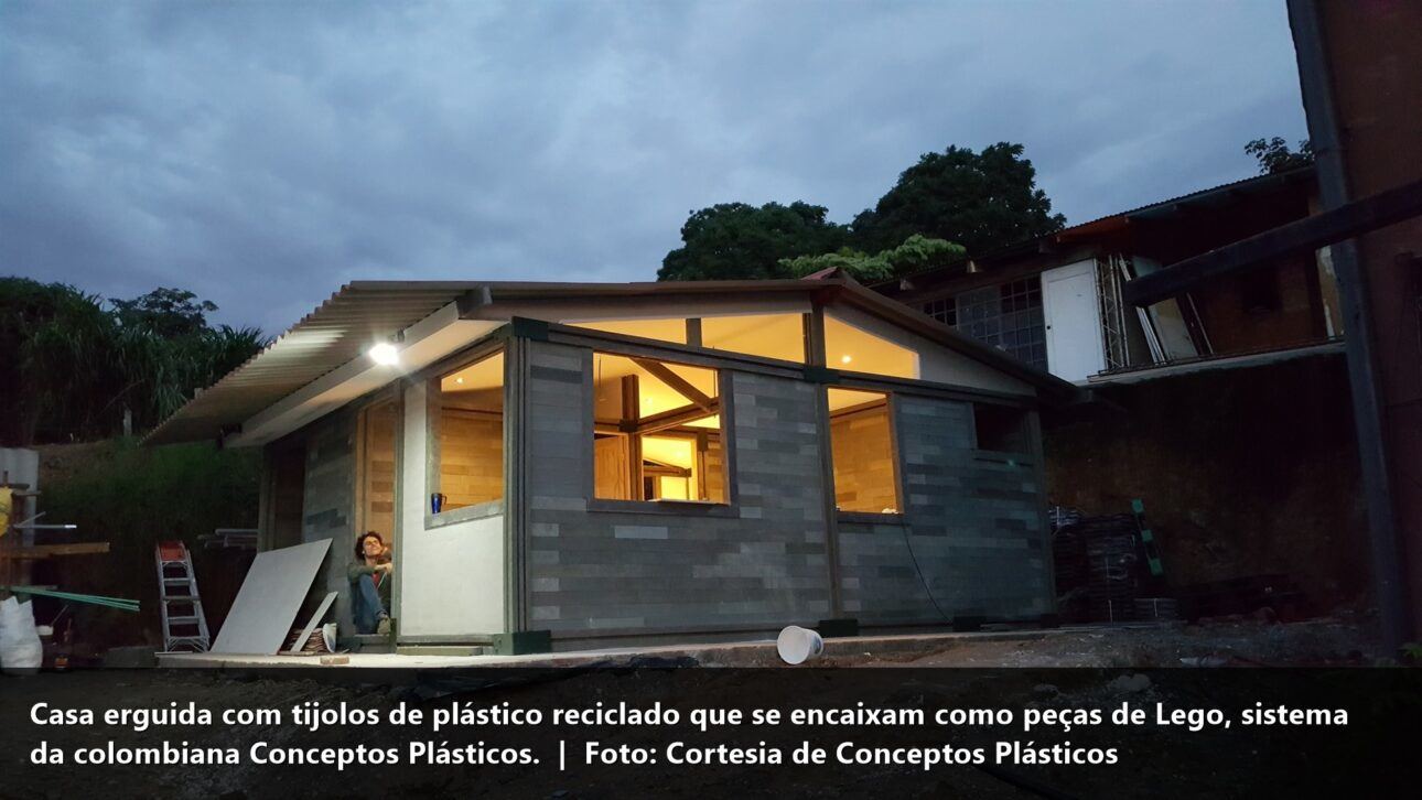 Casa de tijolos de plástico reciclado Conceptos Plásticos
