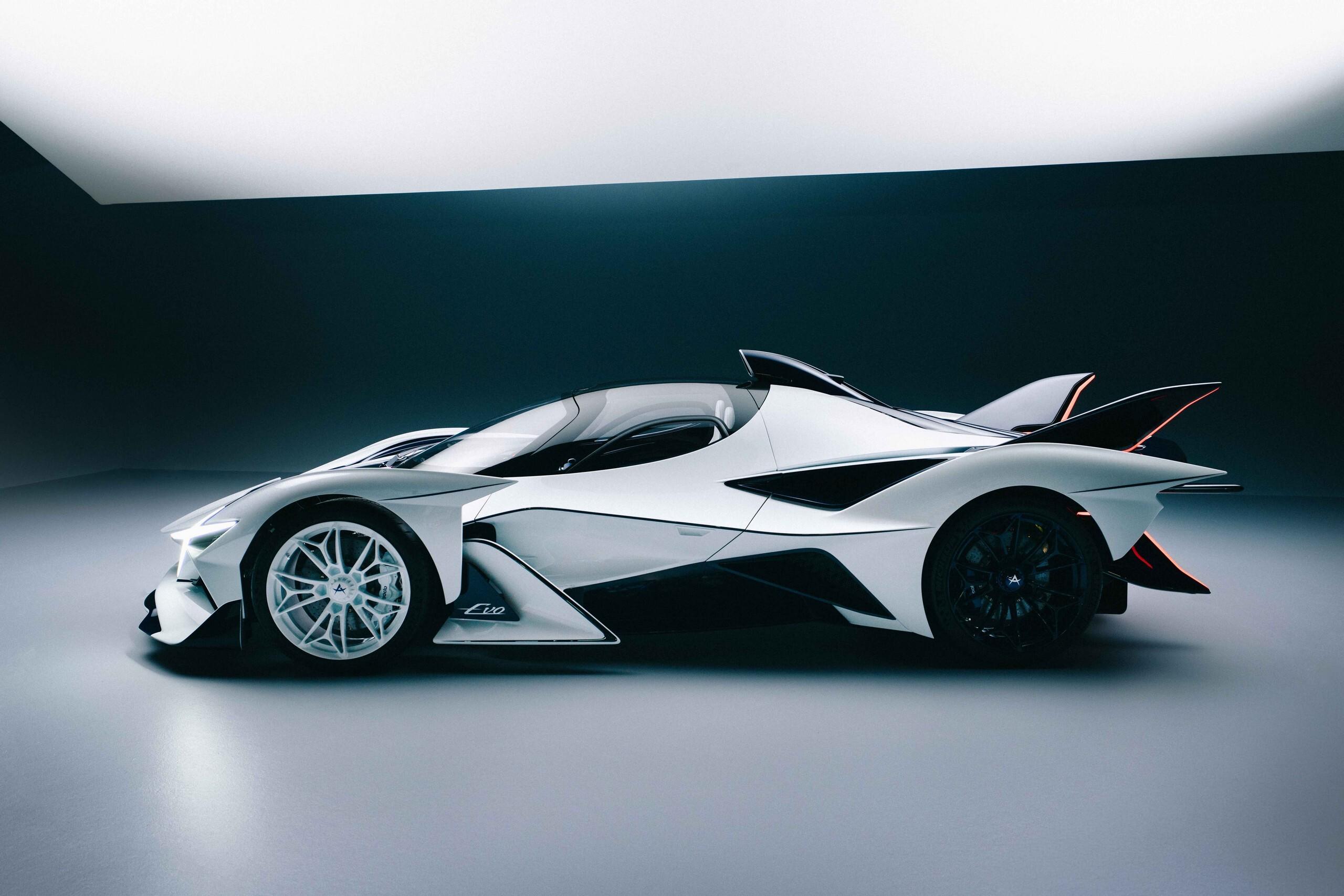 V12 Apollo Evo Caribbean Dragon издаёт пронзительный звук, как у Ferrari