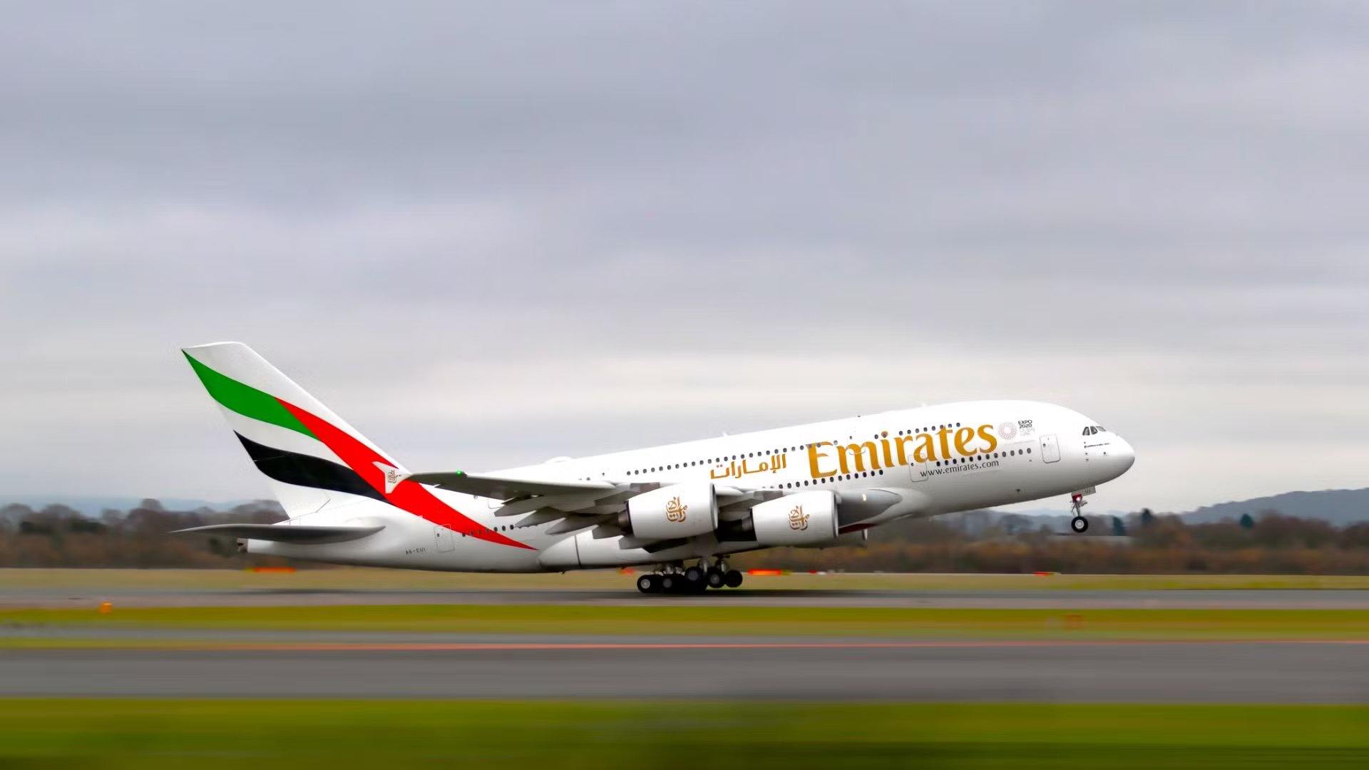 Взлёт Emirates A380