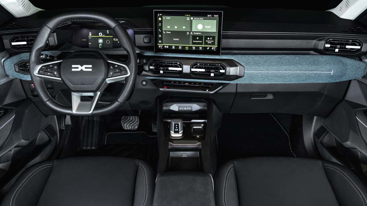Dacia Striker Journey Hybrid 155 (2026)