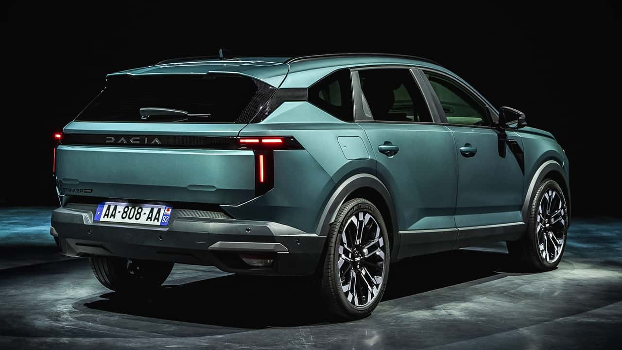 Dacia Striker Journey Hybrid 155 (2026)