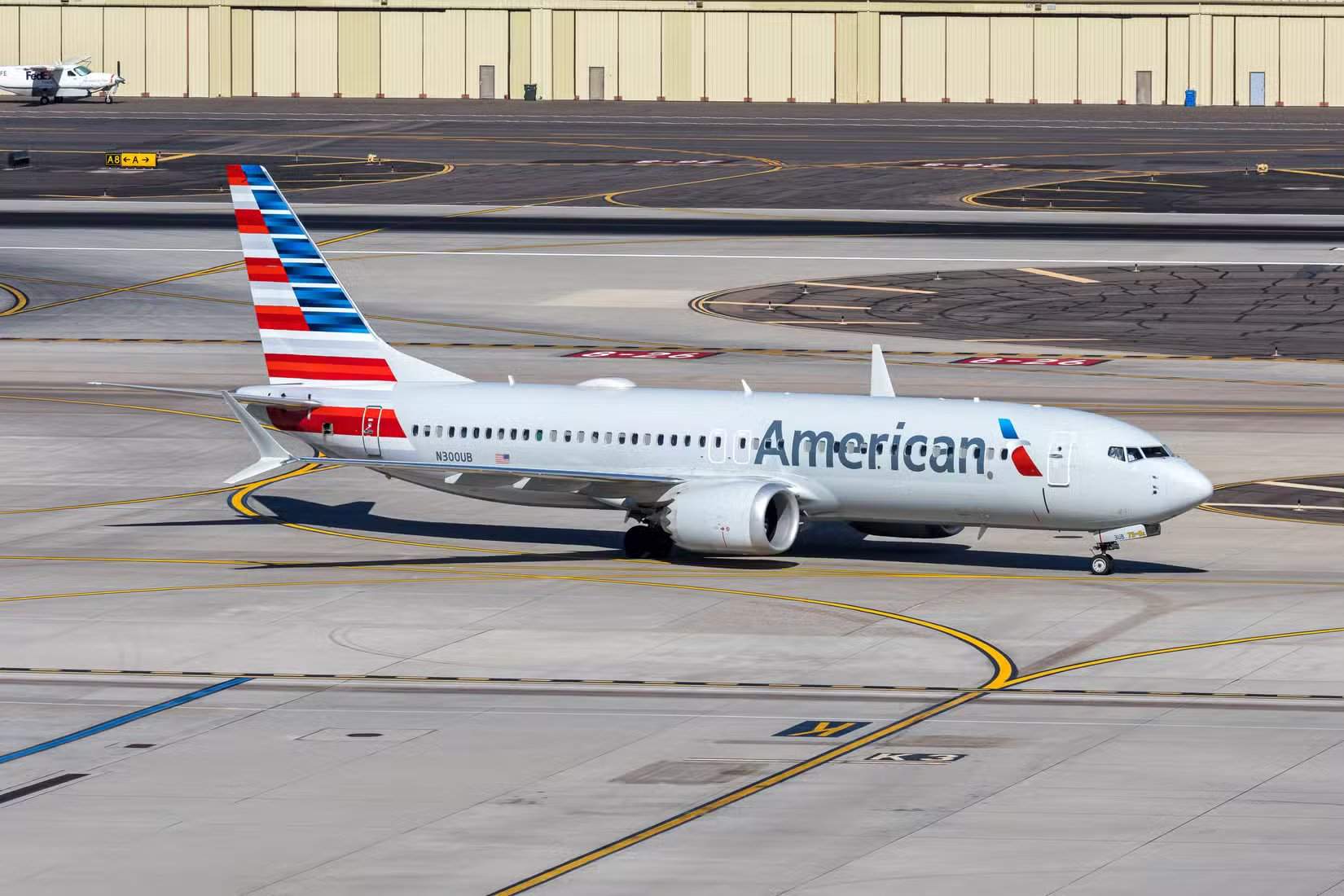 Boeing 737 de American Airlines rodando