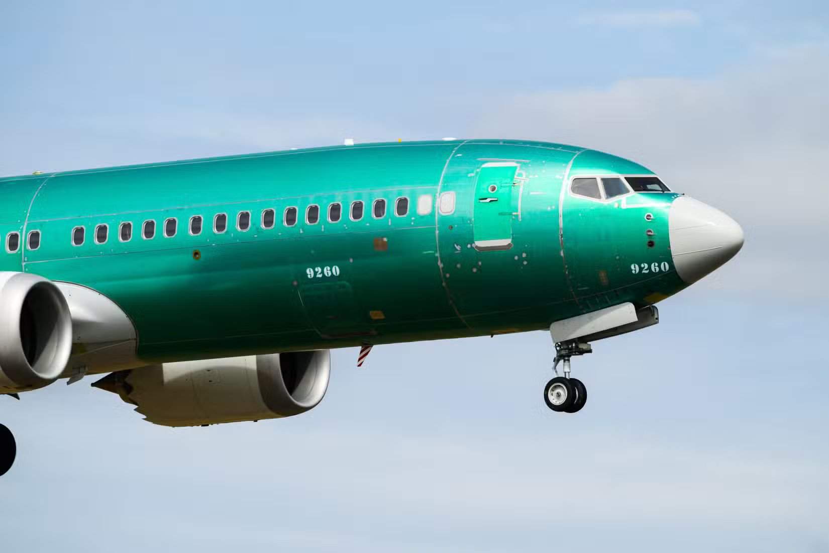 Первый испытательный полёт Boeing 737 MAX 8 в зелёной окраске перед поставкой