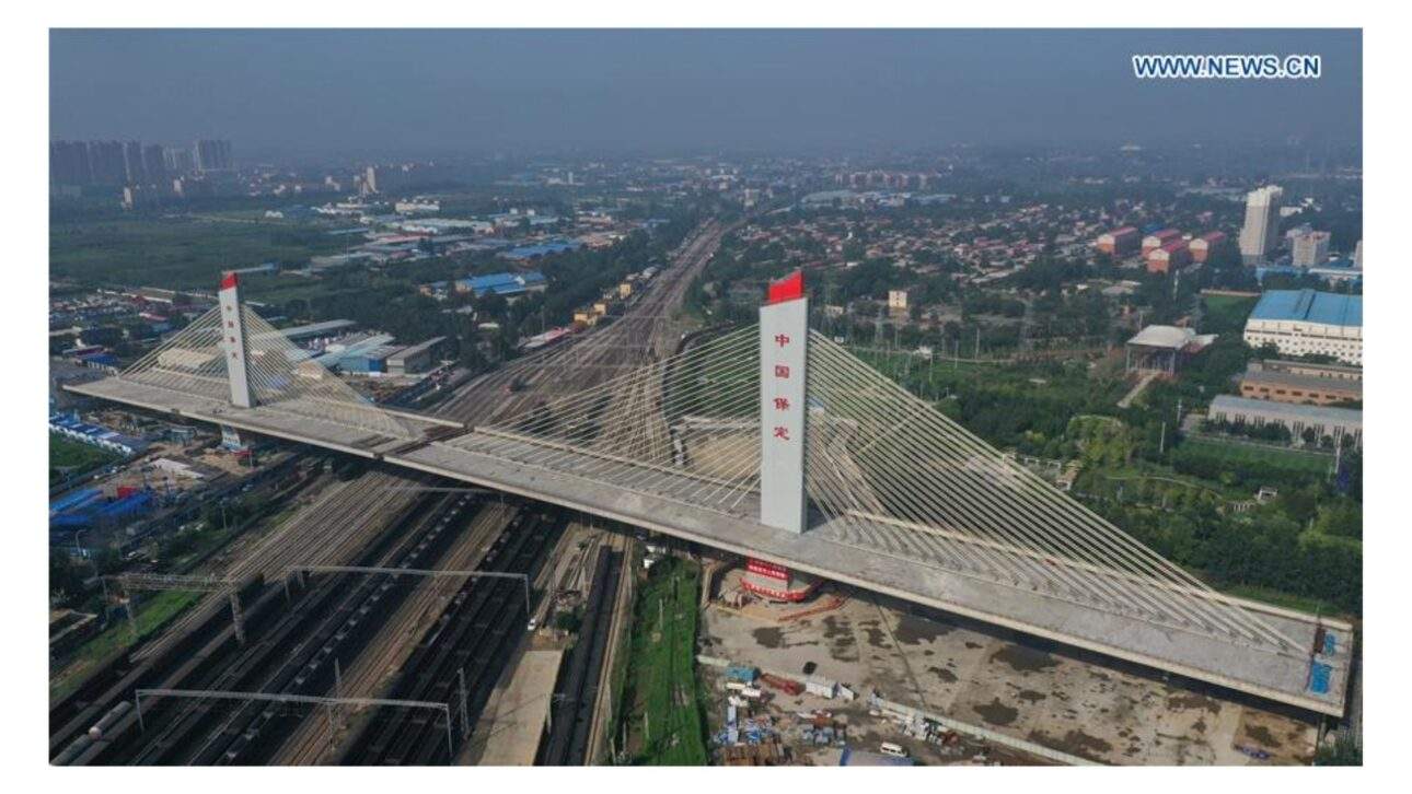 Engenheiros chineses giram ponte de 46 mil toneladas em 52,4 graus em 68 minutos