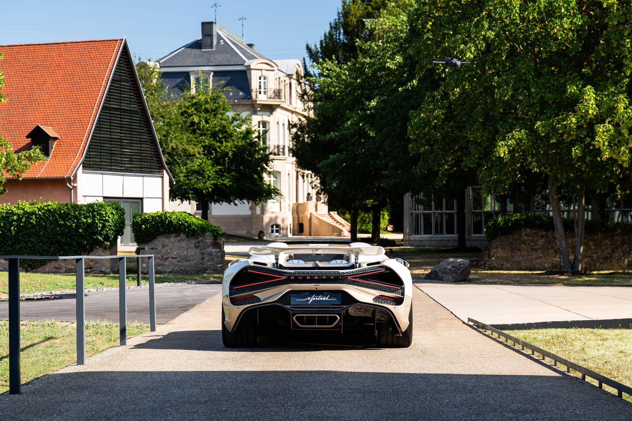 Bugatti vient de fabriquer le dernier moteur W16, sauf si vous avez les moyens d'en commander un