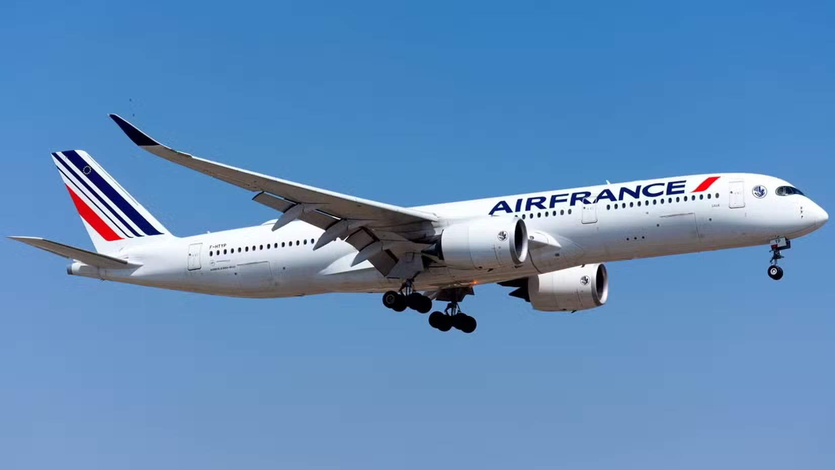 Air France Airbus A350-900 landing at TLV shutterstock_2492383947-1