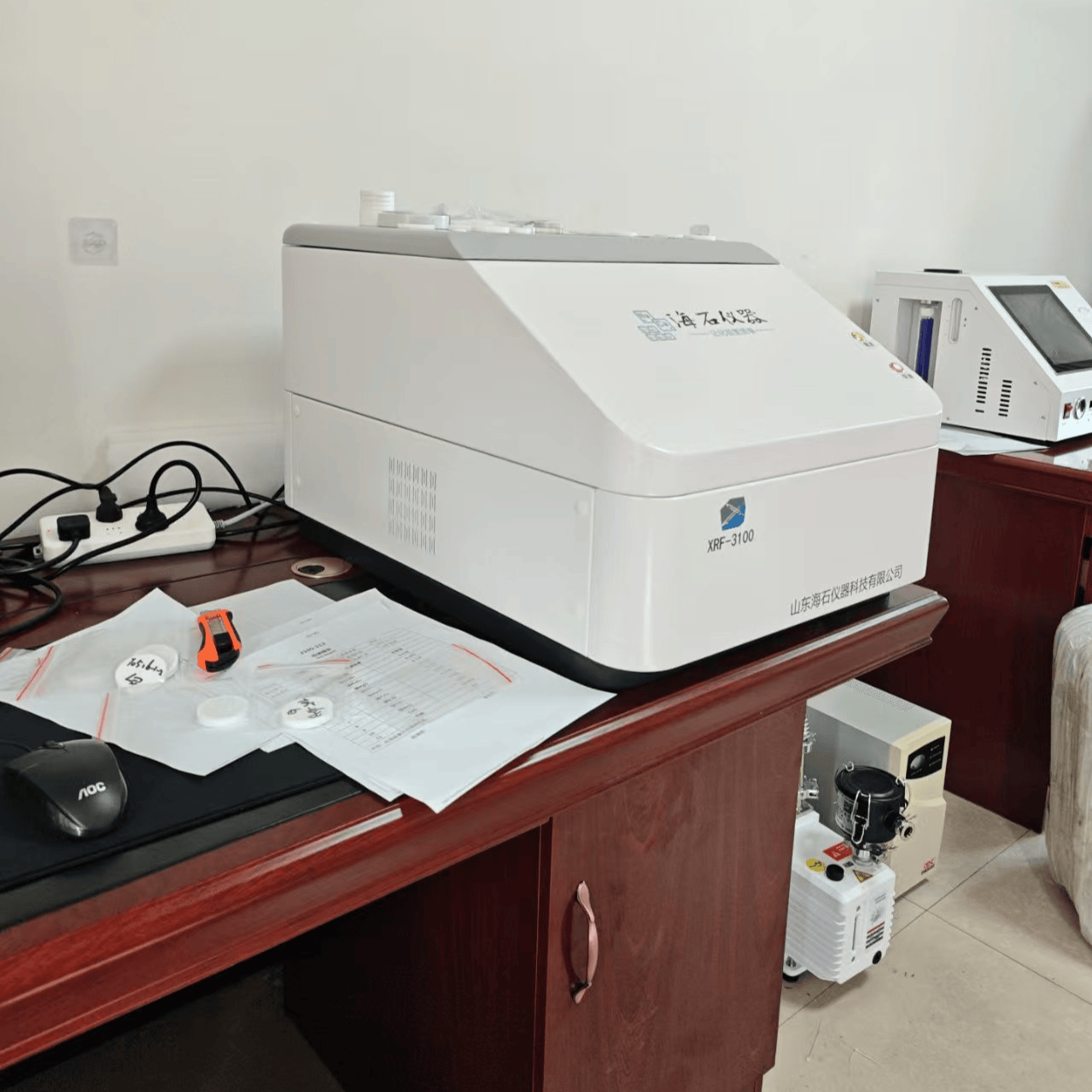 X-ray fluorescence spectrometer HS-3100
