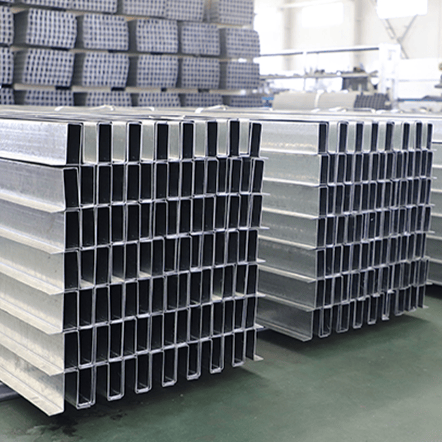 Perfil Tipo Chapéu para Componentes de Suporte Fotovoltaico｜Fabricante de Aço Especial para Sistemas de Instalação Solar