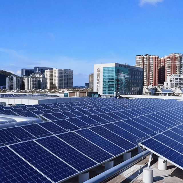 Planta fotovoltaica en tejados comerciales e industriales | Proveedor de soluciones energéticas para empresas