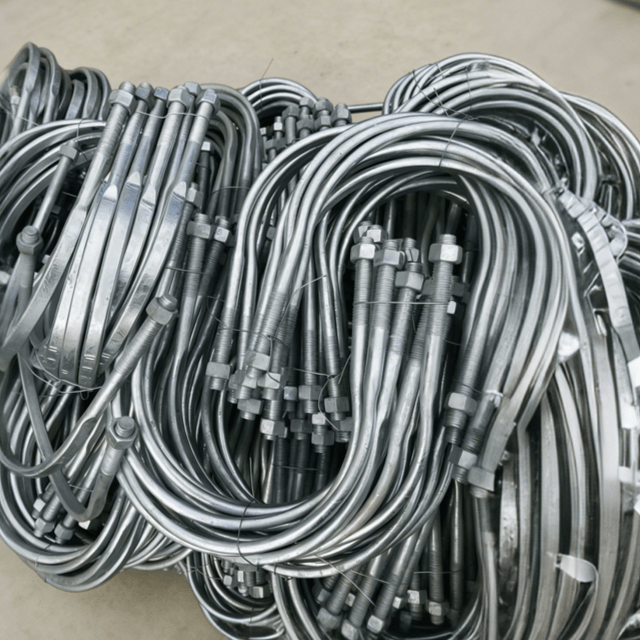 Accesorios para soportes fotovoltaicos | Proveedor personalizado de conectores, abrazaderas y piezas de presión