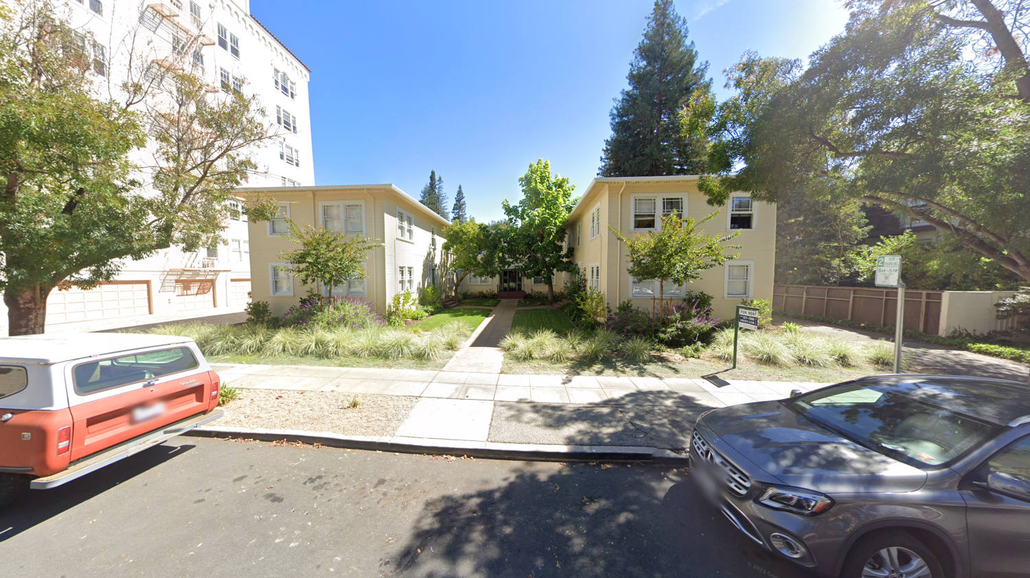 332 Forest Avenue, изображение из Google Street View