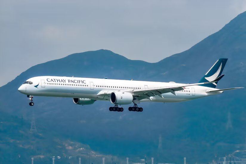 国泰航空A350-1000降落