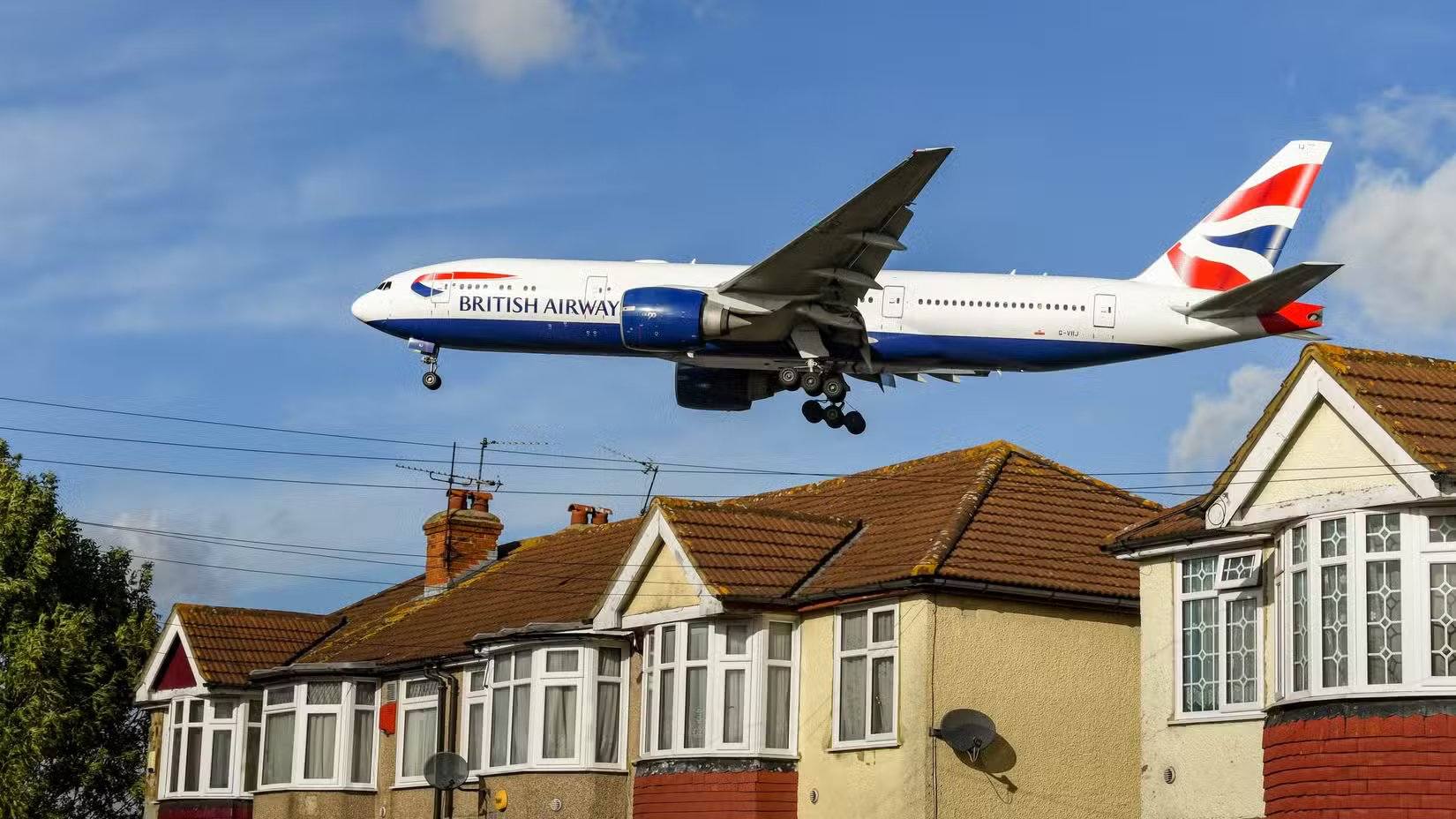 Aterrizaje de un Boeing 777-200ER de British Airways