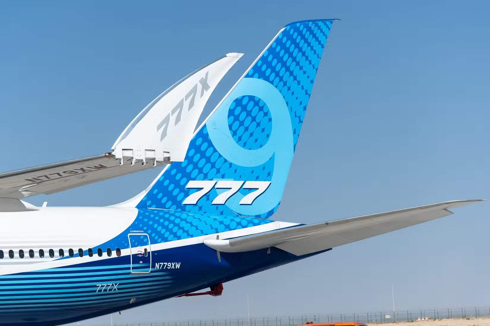 Крупный план складной законцовки крыла Boeing 777X