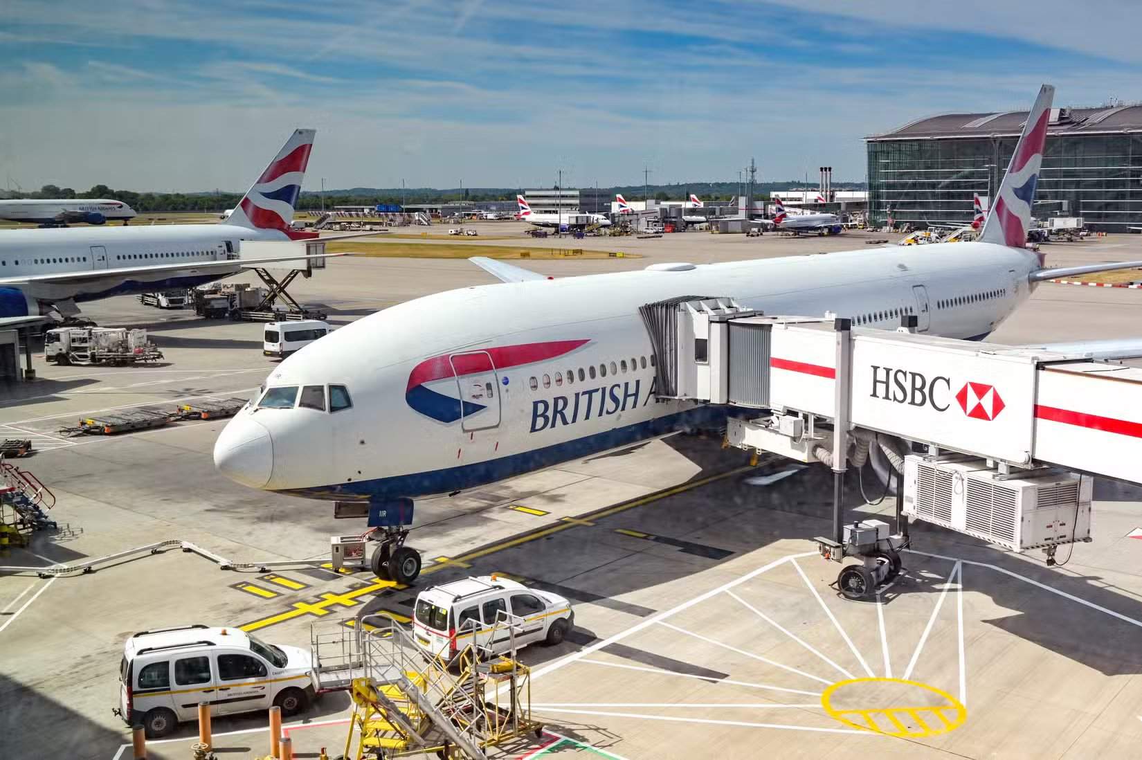 Boeing 777 British Airways в аэропорту Хитроу