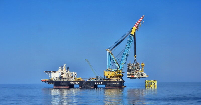 progetto_Neptun_Saipem7000_installazione_piattaforma.jpg