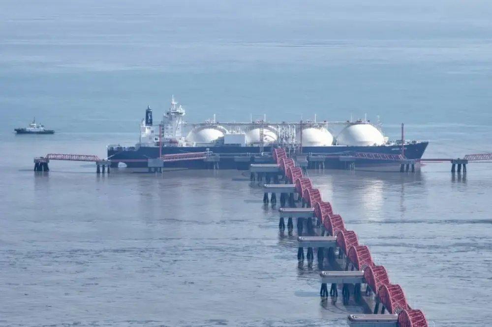 Ägypten transportiert LNG von Damietta nach Sokhna, um die Versorgung sicherzustellen