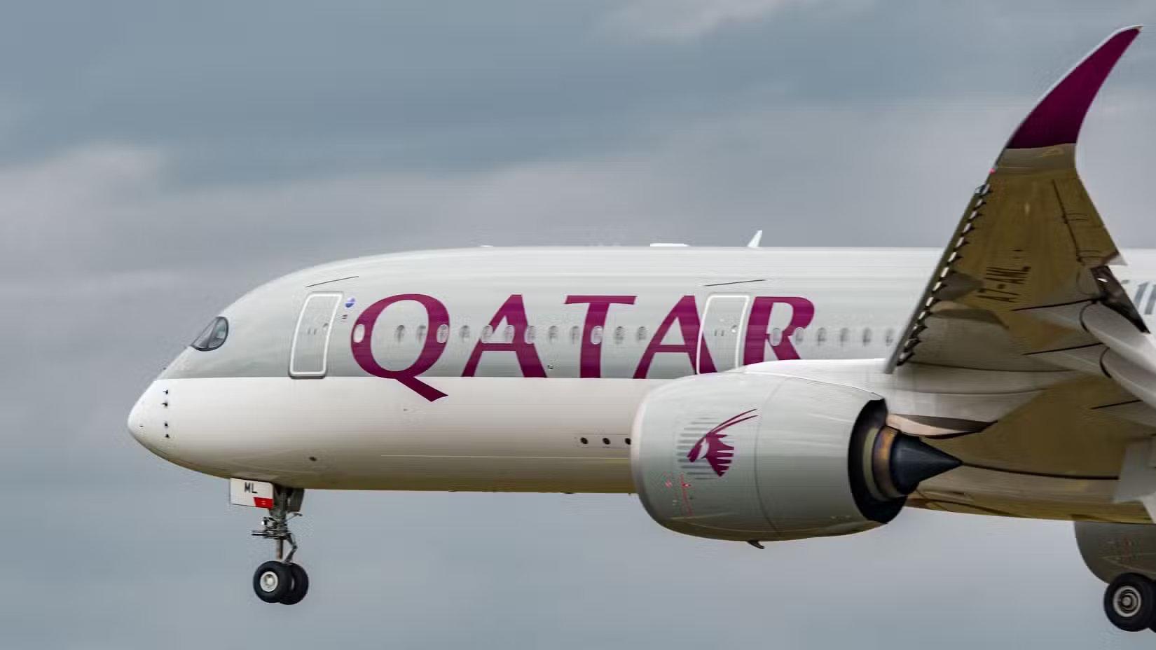 Qatar Airways A350-900 en aproximación final